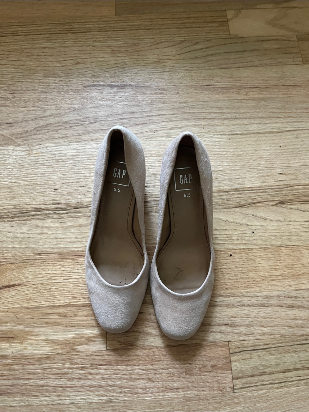 GAP Women's Light Cream Suede Round-Toe Flats